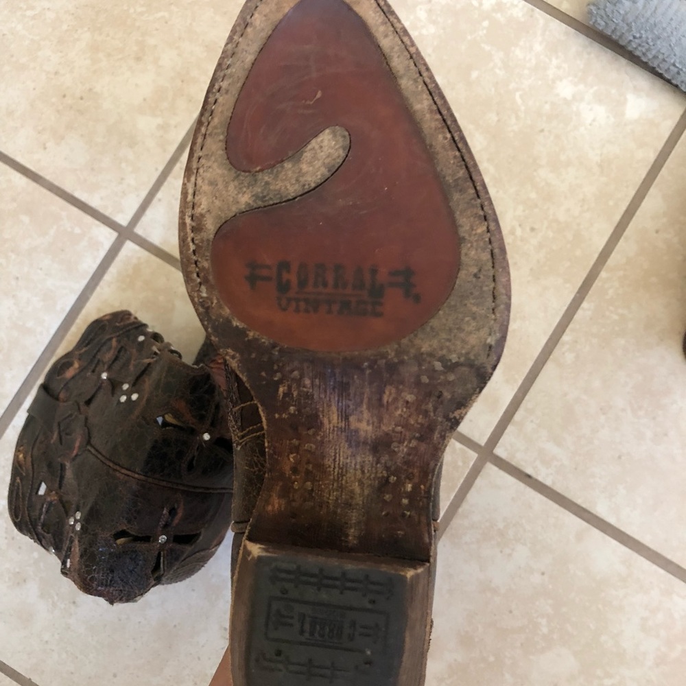 Boots - Picture 5 of 7